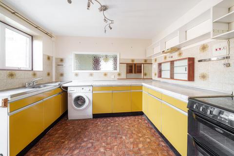 77 Guildford Road, West End, Woking, GU24 9HJ