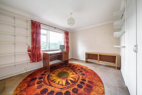 77 Guildford Road, West End, Woking, GU24 9HJ
