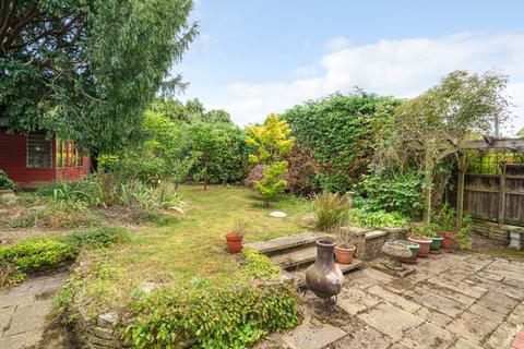 77 Guildford Road, West End, Woking, GU24 9HJ