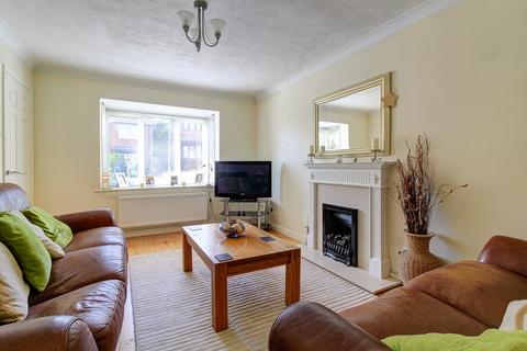 1 Barnett Way, Uckfield, TN22 1XH