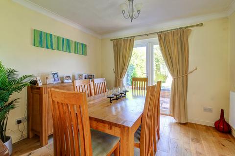1 Barnett Way, Uckfield, TN22 1XH