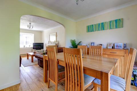 1 Barnett Way, Uckfield, TN22 1XH