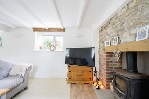 2 bedroom cottage for sale - Howle Hill