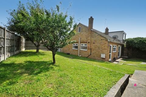 28 Farm Way, Thundersley, Benfleet, SS7 3RF