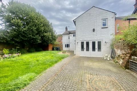 4 bedroom detached house to rent, Dove House