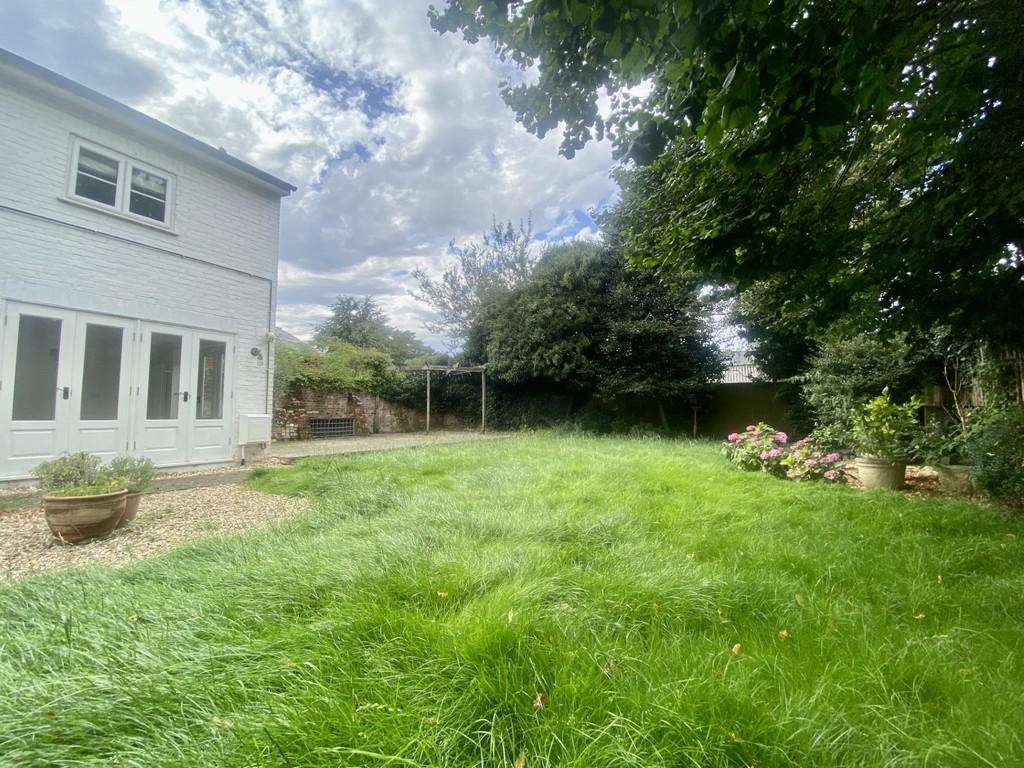 Garden - house