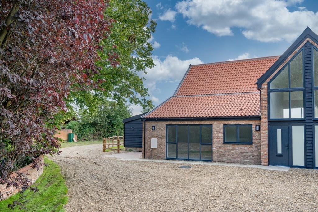 Gisleham, Suffolk 3 bed barn conversion £1,800 pcm (£415 pw)