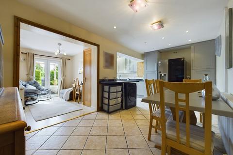 25 Didcot Drive, Marchington, Uttoxeter, ST14 8LT