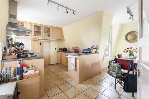 4 bedroom flat for sale, Burnham Court, Moscow Road