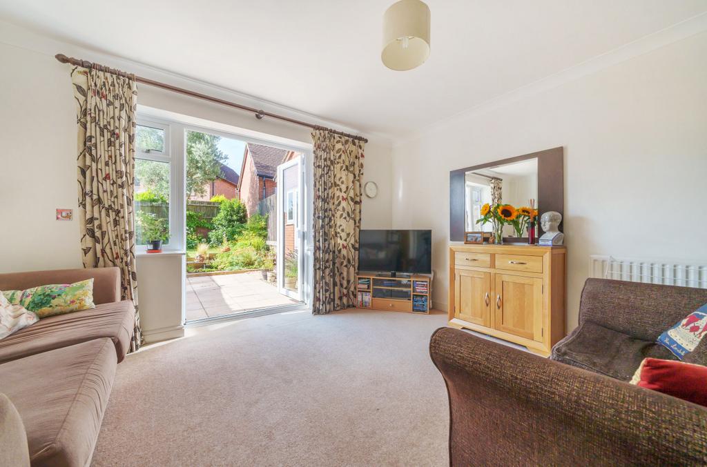 Kiln Avenue, Haslemere, GU27 4 bed semidetached house for sale £522,500