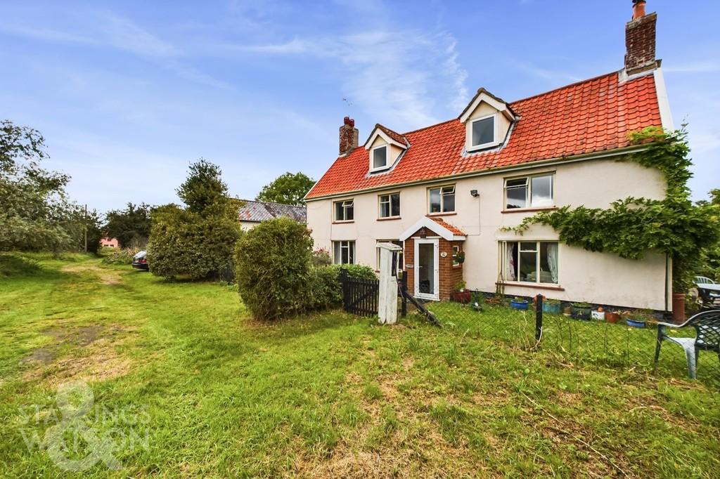 Low Road, Billingford, Diss 4 bed detached house for sale £480,000
