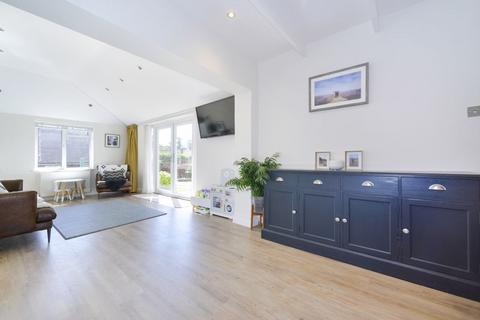 12 Downhurst Road, Ewhurst, Cranleigh, GU6 7QB