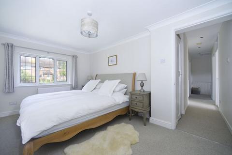 12 Downhurst Road, Ewhurst, Cranleigh, GU6 7QB