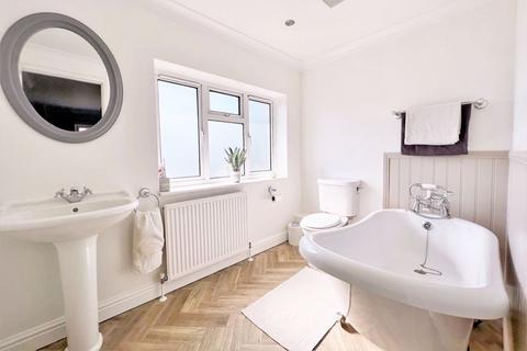12 Downhurst Road, Ewhurst, Cranleigh, GU6 7QB