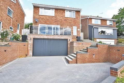 4 bedroom detached house for sale, Roman Heights, Maidstone
