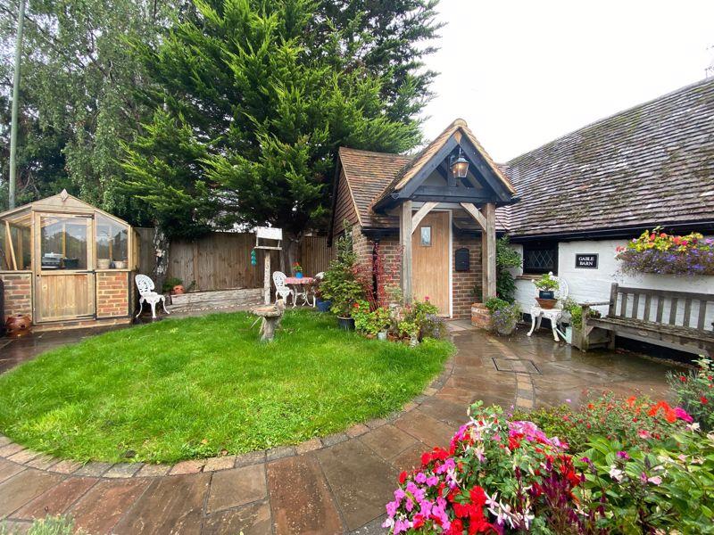 Ewhurst Road, Cranleigh 2 bed property £385,000