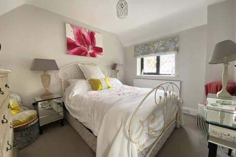 2 bedroom property for sale, Ewhurst Road, Cranleigh