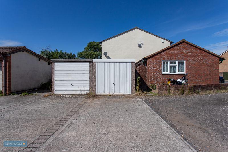 Garage/Parking