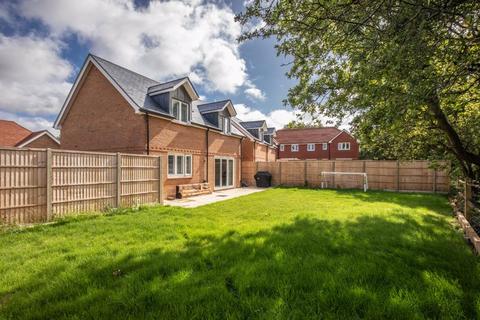 3 bedroom detached house for sale, Wintergreen Way, Sayers Common