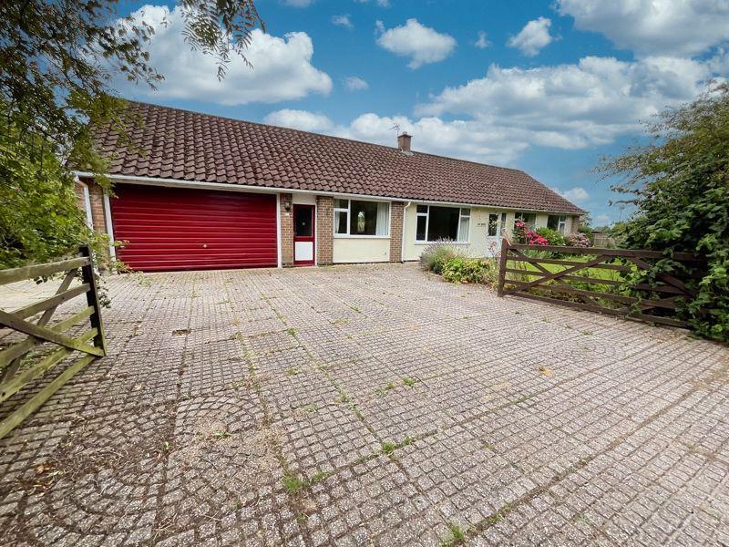 Outwoods, Newport 3 bed detached bungalow for sale £500,000