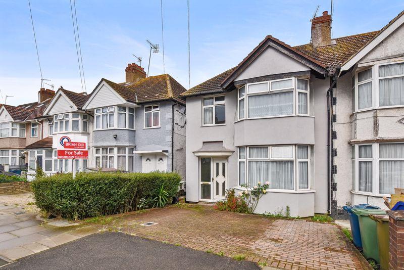 Roxeth Green Avenue, Harrow 3 bed semidetached house for sale £625,000