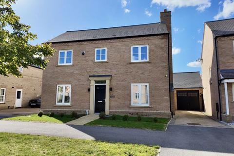 4 bedroom detached house to rent, Carnaile Road, Alconbury Weald