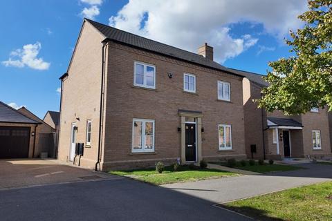 4 bedroom detached house to rent, Carnaile Road, Alconbury Weald