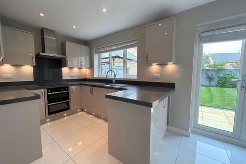 4 bedroom detached house to rent, Carnaile Road, Alconbury Weald