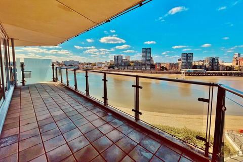 3 bedroom flat to rent, Ensign House, Juniper Drive, Battersea, SW18