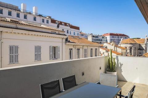 3 bedroom house, Cannes, 06400, France