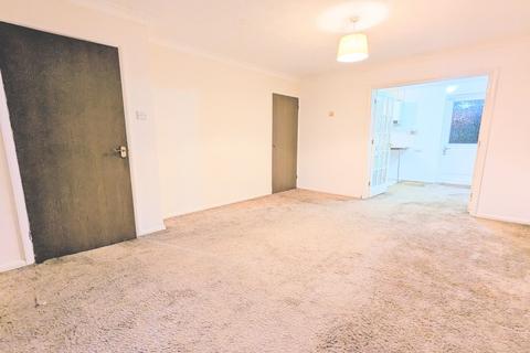 3 bedroom end of terrace house to rent - Redhouse Close, High Wycombe, HP11