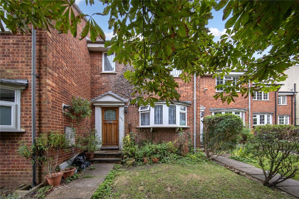 Luton, Bedfordshire LU2 3 bed terraced house for sale £269,995