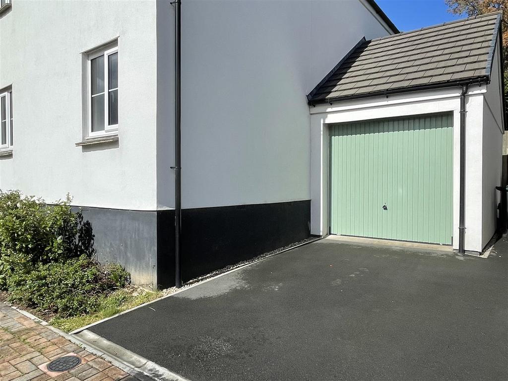 Garage: