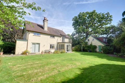 4 bedroom detached house for sale, Northiam Road, Beckley