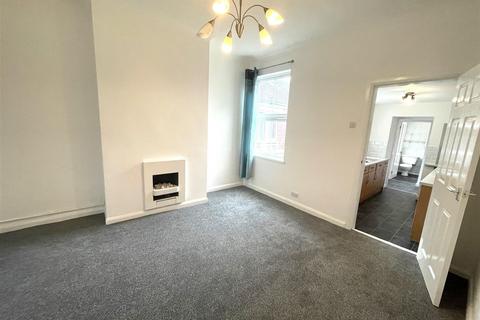 2 bedroom terraced house to rent, Watlands View, Newcastle ST5