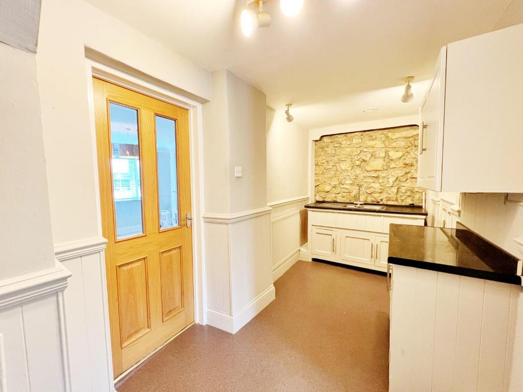 High Street, Middleham, Ferryhill 2 bed house £525 pcm (£121 pw)