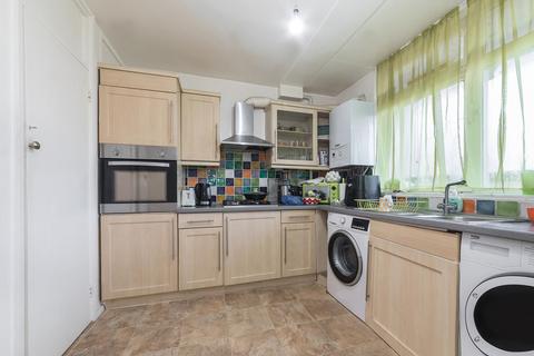 3 bedroom flat for sale, Atholl House, London W9