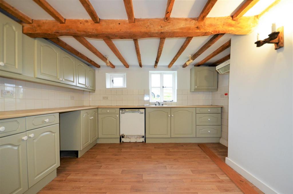Oving Road, Pitchcott, Aylesbury 2 bed detached house £1,375 pcm (£317 pw)