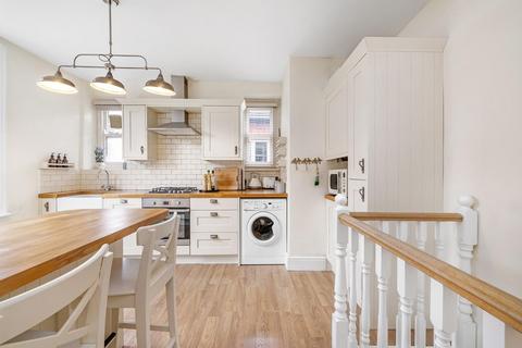 39 Dumbarton Road, London, SW2 5LX