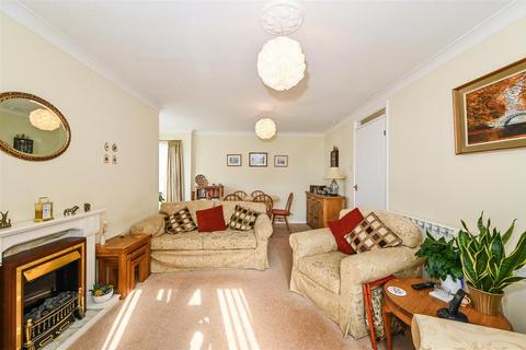 2 bedroom retirement property for sale, Windmill Court, East Wittering, Chichester