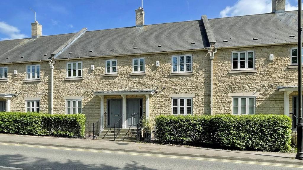 Wharf Road, Stamford 4 bed townhouse £1,900 pcm (£438 pw)