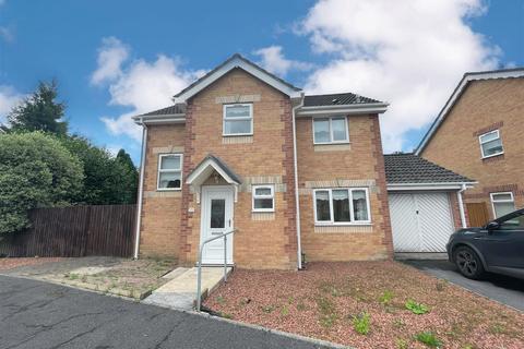 3 bedroom detached house for sale - Drumfields, Cadoxton, Neath