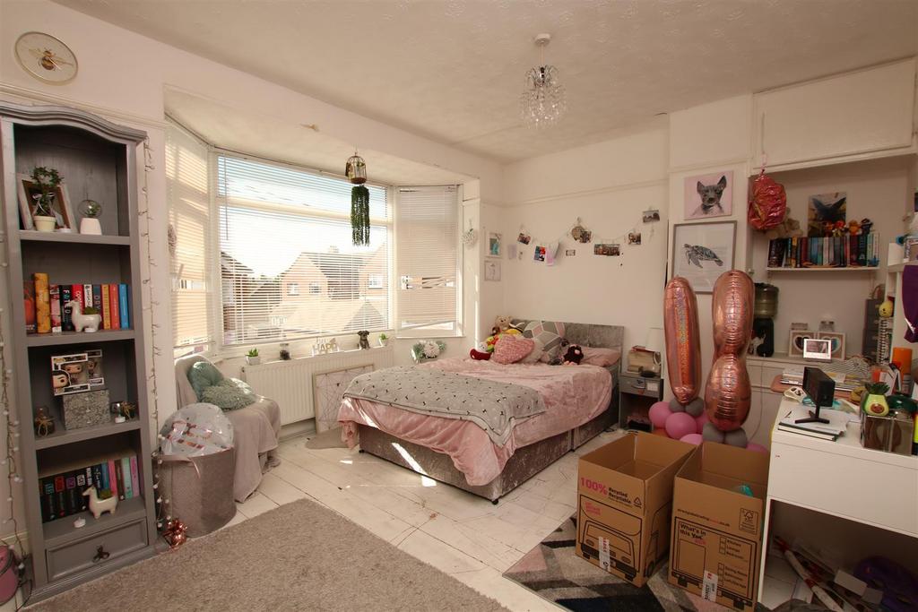 Bedroom 1.JPG