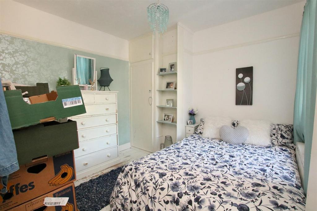 Bedroom 2.JPG
