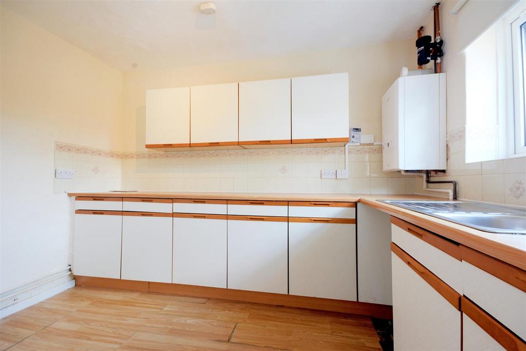 Kitchen 2.jpeg