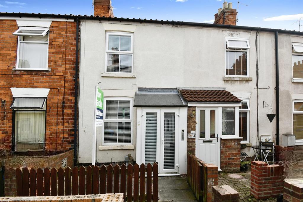 Hearfield Terrace, Hessle 2 bed terraced house - £89,950