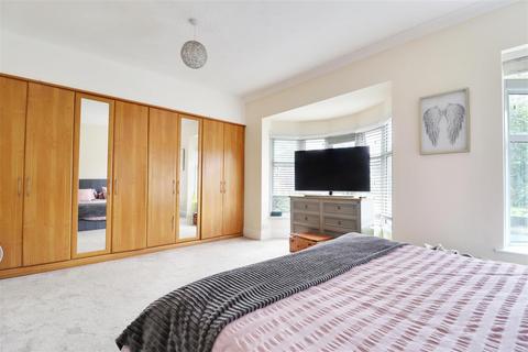 1111 Hessle Road, Hull, HU4 6SB