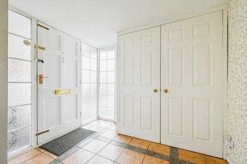 6 Arundel, Tamworth, B77 1JG