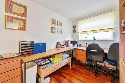 6 Arundel, Tamworth, B77 1JG