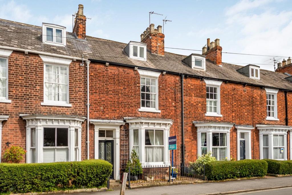 St. Marys Terrace, Beverley,HU17 8EH 3 bed terraced house for sale £